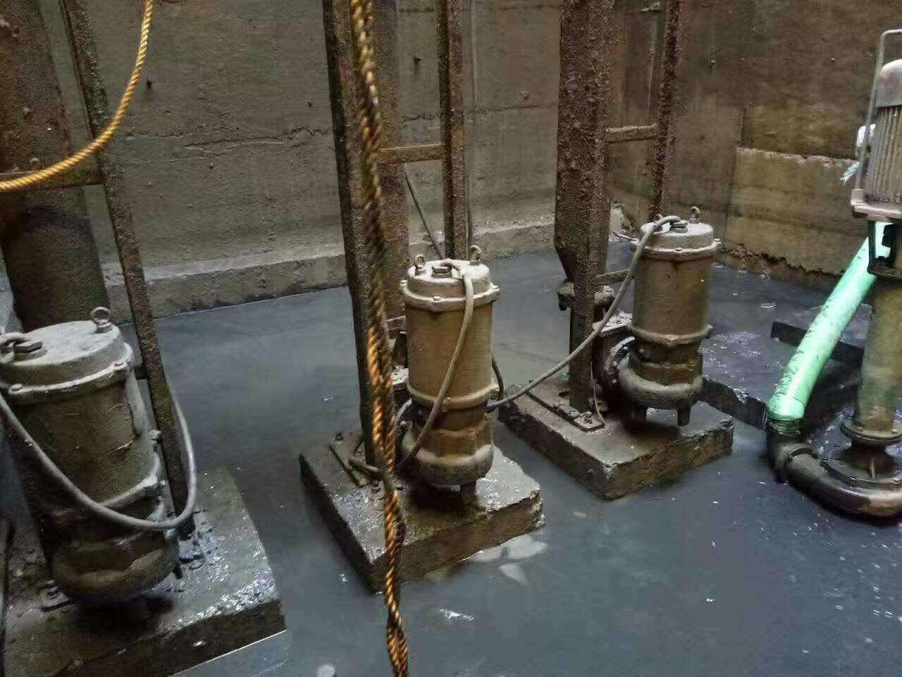 米脂污水池清理